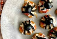 Easy 4-Ingredient Halloween Spider Nuggets