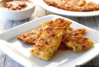 Golden Keto Garlic Cheese Bread