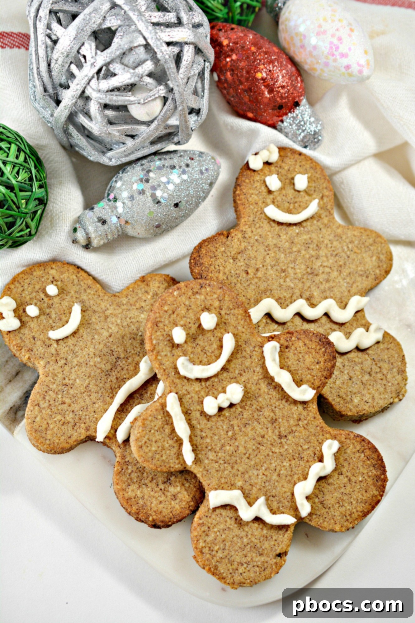 Festive Keto Gingerbread Snaps 1 featured 20329
