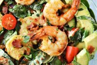Creamy Avocado Shrimp and Spinach Salad