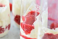 Fluffy Keto Cheesecake with Raspberry Drizzle