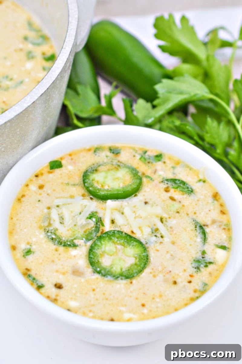 Easy Keto White Chicken Chili 1 featured 43796