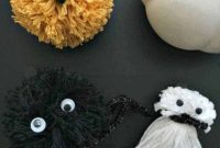 Spooky Pom Pom Halloween Creations