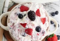 Keto Mixed Berry Cheesecake Fluff