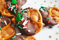 Sweet & Salty Christmas Pretzels