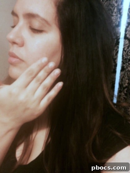 Applying Neutrogena Hydro Boost Water Gel to the face for instant hydration and a non-oily finish, part of a fast beauty routine