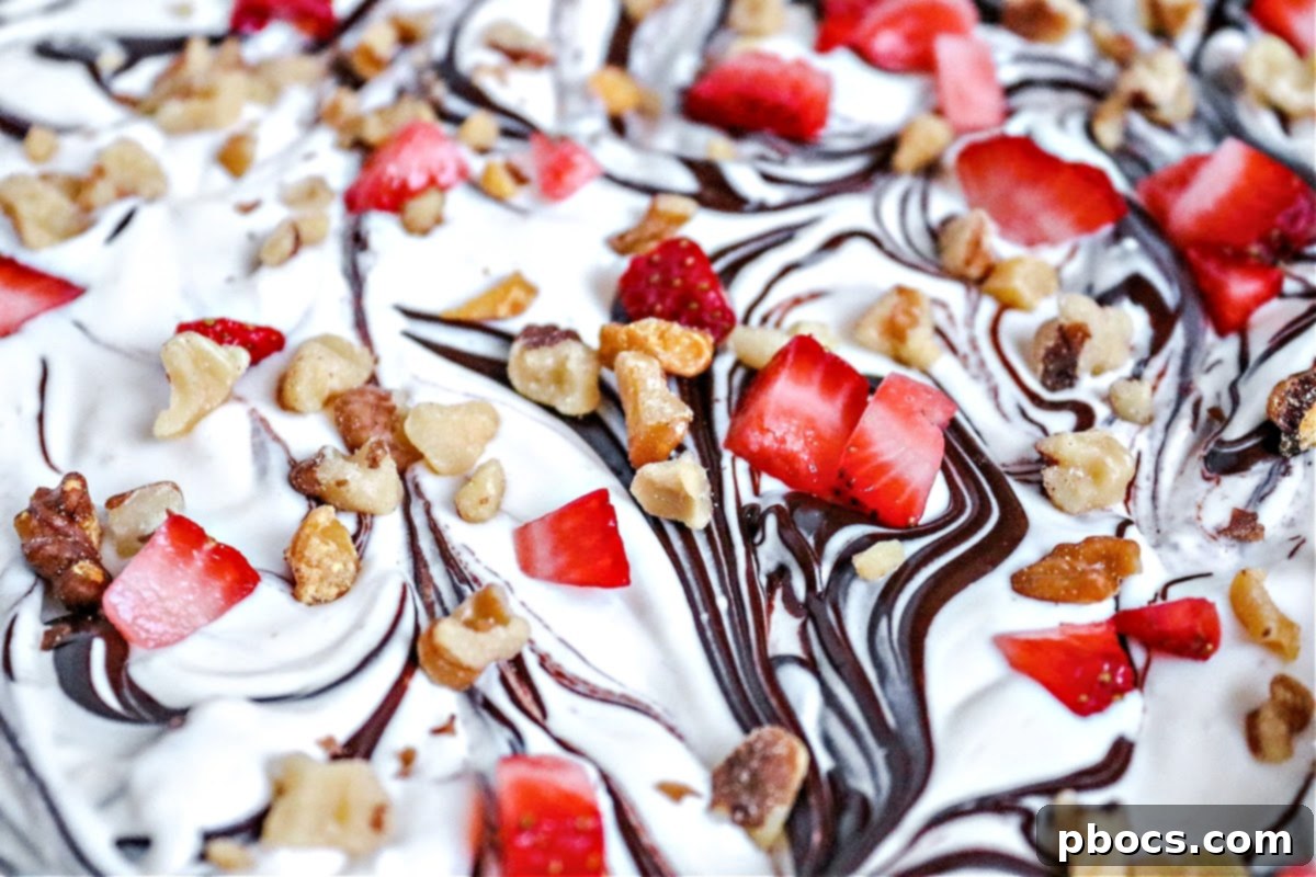 Step 6: Sprinkle with strawberries and walnuts