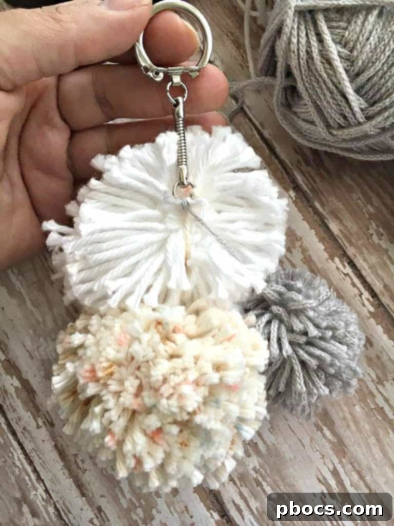Crafting Adorable Pompom Keychains 14 DIY Pompom keychain - Keychain with pompoms