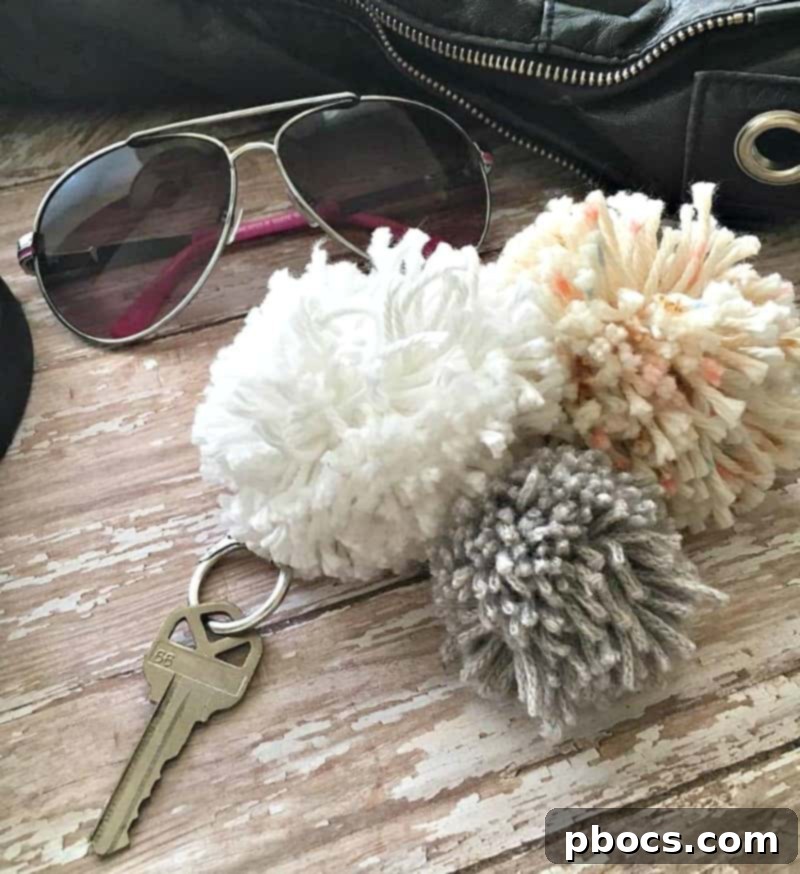 Crafting Adorable Pompom Keychains 16 DIY Pompom keychain - Styling the keychain