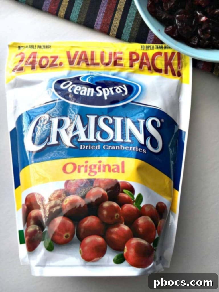 Turkey, Stuffing & Cranberry Empanadas Serving suggestion for Turkey, Stuffing & Cranberry Empanadas