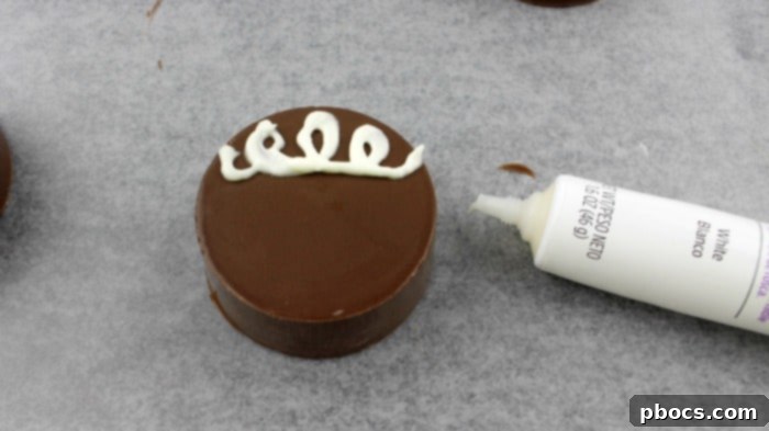 Gingerbread Oreo Cookies 