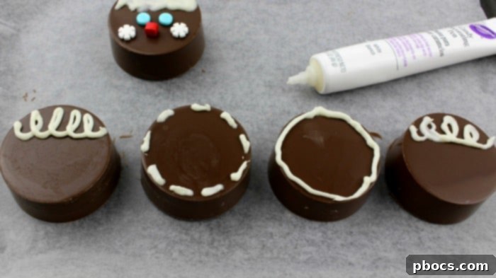 Gingerbread Oreo Cookies 