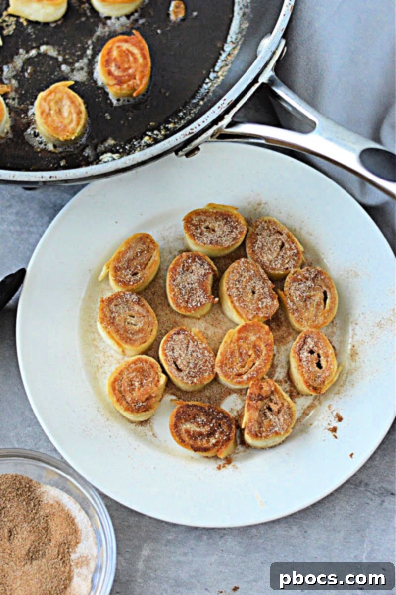 Keto Cinnamon Cream Cheese Delights 6 Keto Cinnamon Cream Cheese Bites served alongside fresh berries