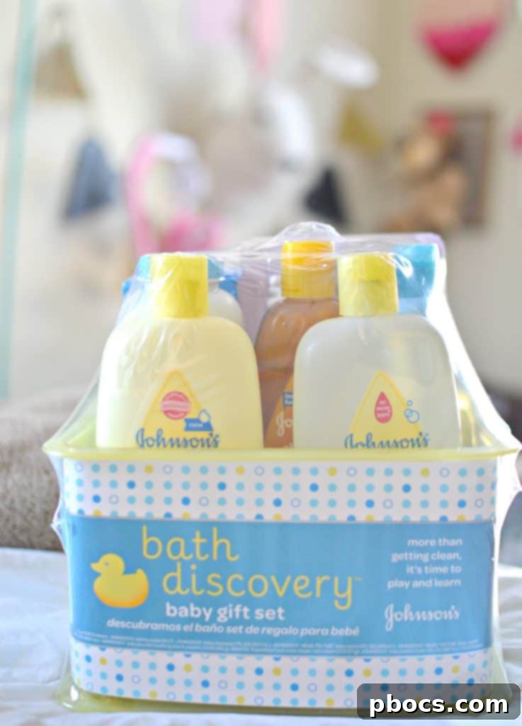 Effortless Entry: 5 Keys to Smooth Newborn Adaptation 3 A baby's feet in a parent's hands, symbolizing gentle care and love for the newborn.